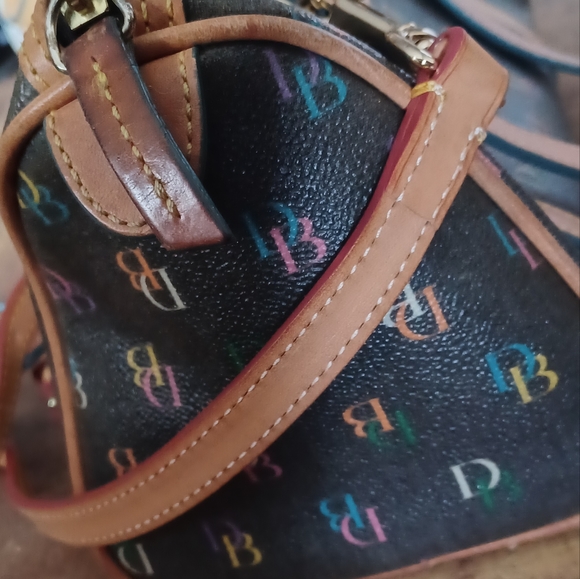 Dooney & Bourke Black Barrel Bag Signature DB Logo Coated leather crossbody - Picture 5 of 15